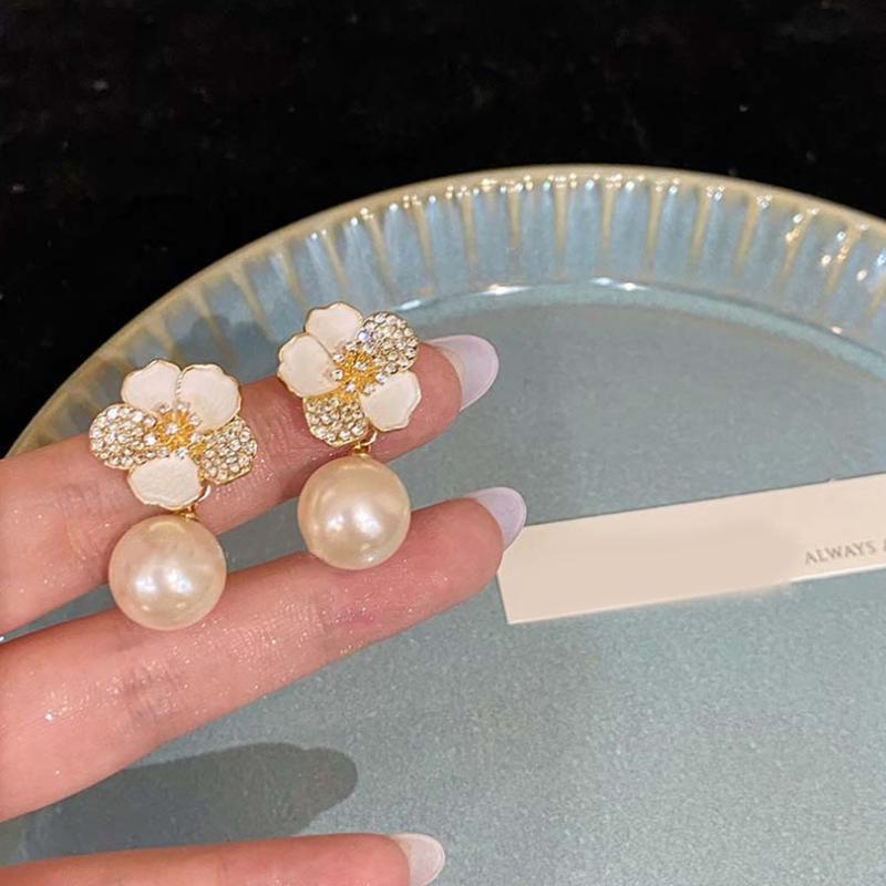 1 пара сережек-подвесок в виде милых цветов с эмалью и жемчугом для женщин и девочек, ювелирные аксессуары, персонализированные универсальные серьги