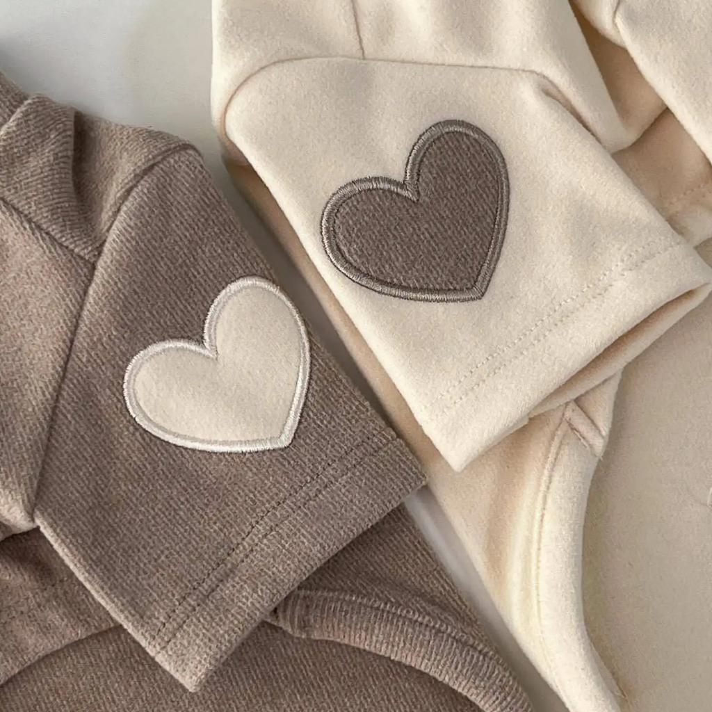 Love Winter Warm Pet Dog Clothing Base Shirt Cute Love Bear Teddy Yorkshire Hoodie Cat Pet Warm Clothing Designer Puppy Clothing