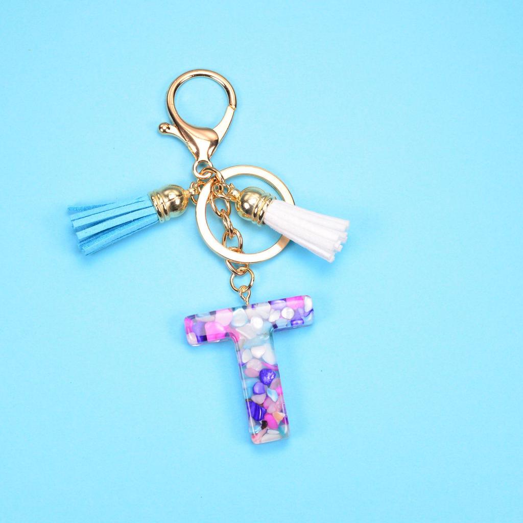 Брелок с кисточкой и английскими буквами: Аксессуары из смолы и акрила для мужчин и женщин - 26 уникальных букв