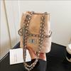 Premium Sense Small Fragrant Wind Rhombus Chain Bucket Bag Women'S Trend Versatile Shoulder Messenger Bag