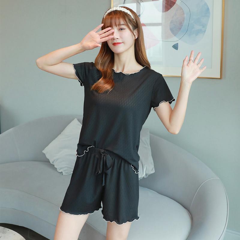 Ледяная шелковая пижама Женская с короткими рукавами и шортами Костюм из двух частей Корейский стиль Базовый классический осенний сладкий стиль Ins Свободный повседневный шикарный тренд домашней одежды