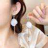 Серьги-кисточки с лепестками, корейская версия, литературные и художественные, маленькие свежие серьги, сладкий темперамент, простые универсальные серьги, женские