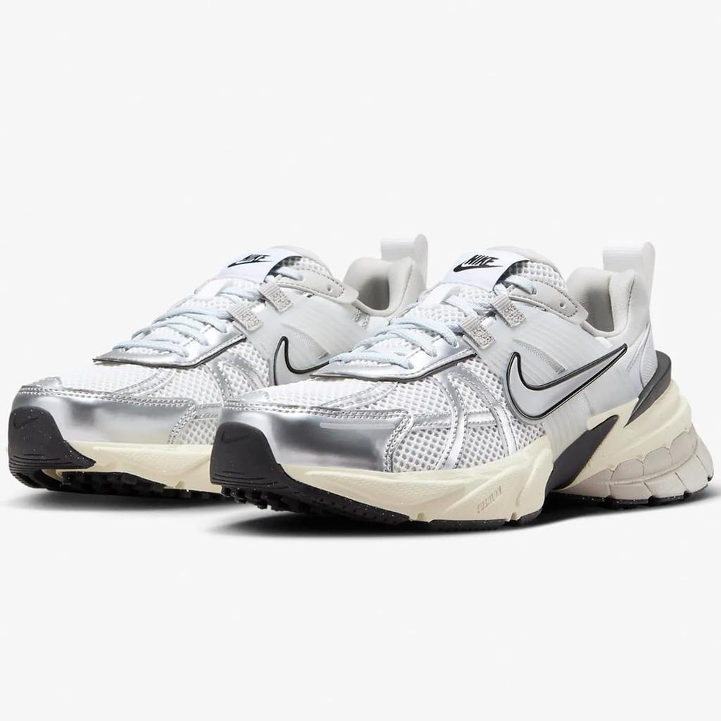 Nike V2K Run Унисекс Технологичные Кроссовки Summit White Pure Platinum Metallic Silver 23,0 см
