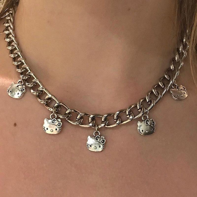 Cartoon Cat Rhinestone Necklace - Fashionable Girly Student Best Friend Chain with Niche Design.