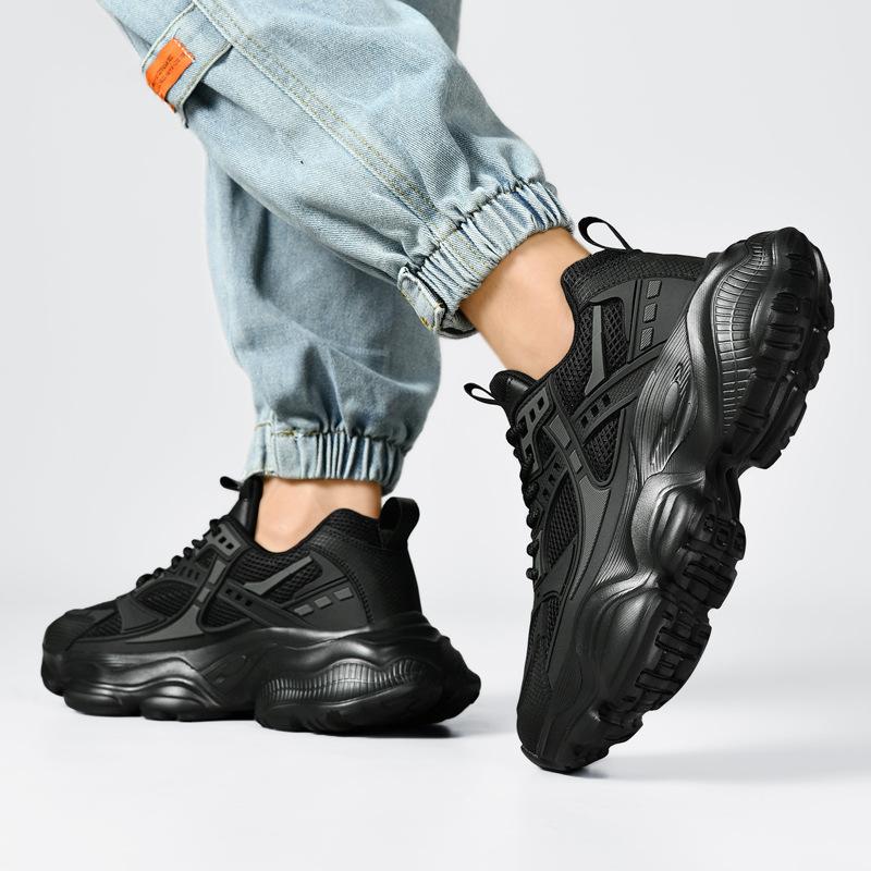Men's Non-slip and Wear-resistant Sports Shoes Autumn Thick-soled Heightening Men's Shoes Versatile Casual Shoes Black Travel Shoes Dad Shoes