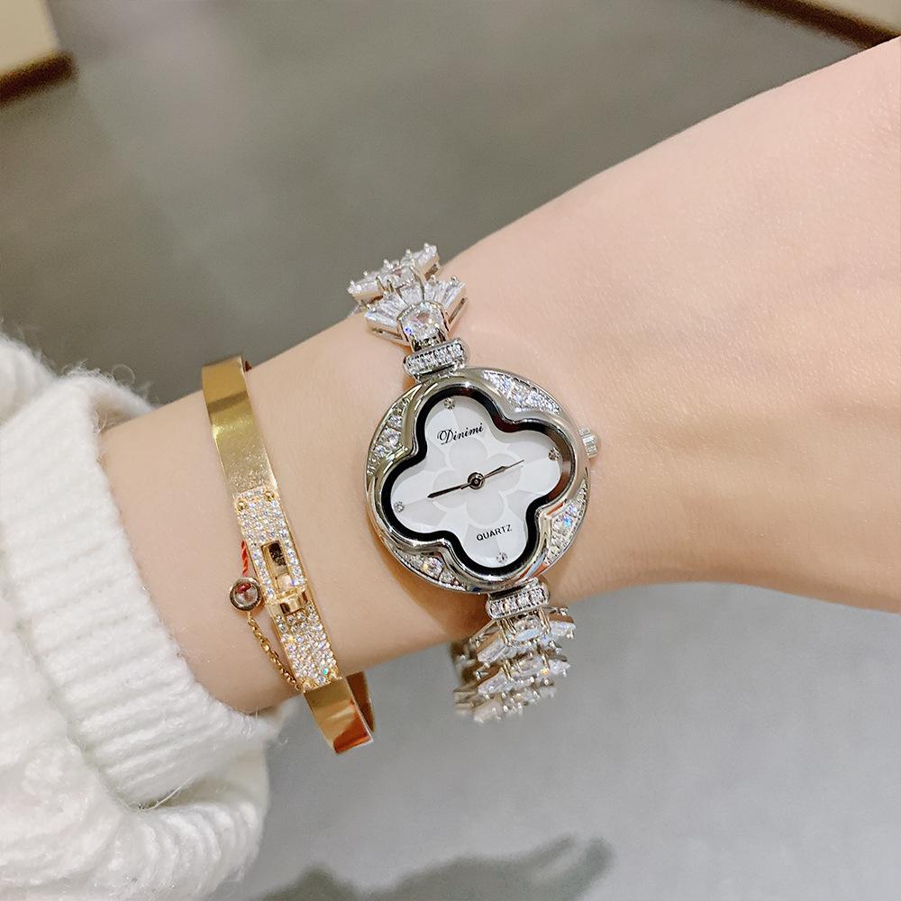 New Fashionable Four-leaf Clover Disc Women's Quartz Watch Light Luxury Elegant Rhinestone Simple Bracelet Watch