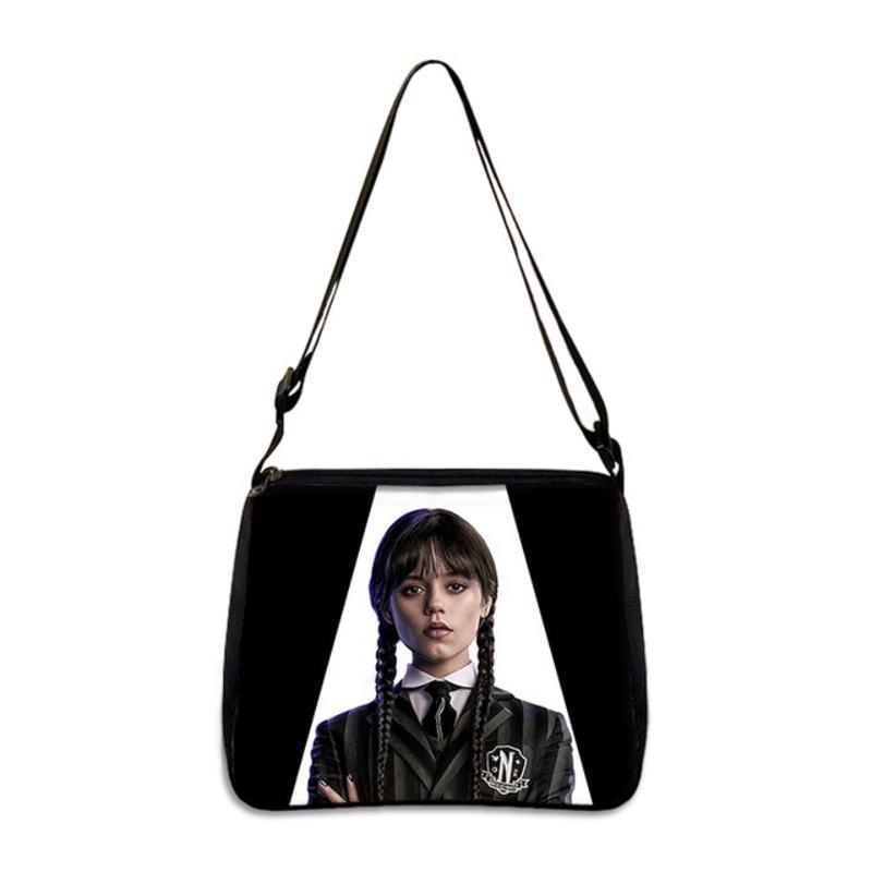 Сумка на плечо Wednesday Addams Famlily в готическом стиле, легкая и удобная для ношения