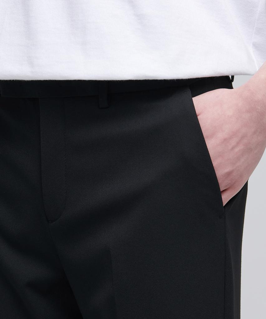 MUSINSA STANDARD Lightweight Semi-Wide Hidden Banding Slacks [Black]