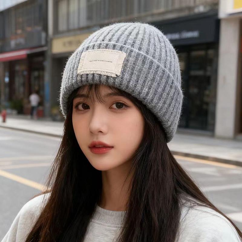 Keep warm and show your face Small wool hat Big head circumference Versatile ear protector Knitted hat Student Korean version Cold hat tide