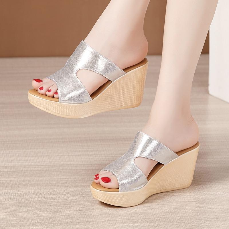 2024 Летние женские тапочки, модные брендовые женские босоножки на танкетке, повседневные открытые носки, пляжная юбка, тапочки с толстой подошвой