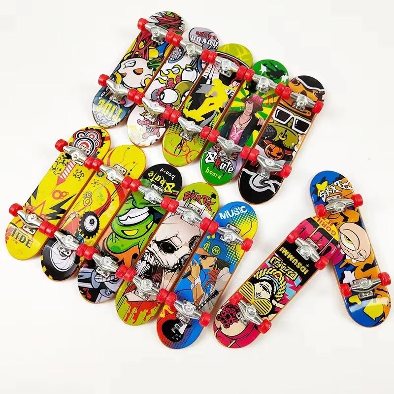 Small Finger Skateboard Professional Alloy Stand Fingerboard Plaything Cool Graffiti Finger Skate Board Novelty Toys For Kids & Adult