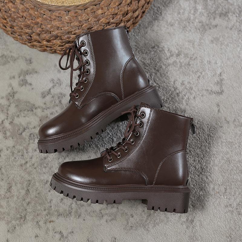 Женские ботинки Мартин в британском стиле 2025 новая осень и зима тонкие ботинки ins трендовые тонкие жареные уличные маленькие короткие ботинки черные толстая подошва