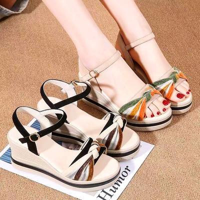 1 пара ПУ кожа Летняя платформа Модные туфли на высоком каблуке Повседневные босоножки с бантом Пип-то носок