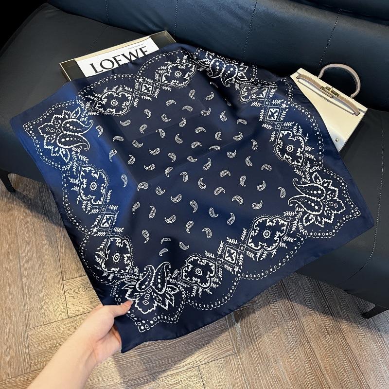 Spring and summer square scarf Korean version of women's scarf decorative binding wrist exquisite foreign style neck protection windproof headscarf