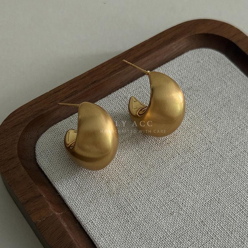 Exquisite niche metal brushed matte ball stud earrings for women's commuting senior temperament simple and versatile earrings