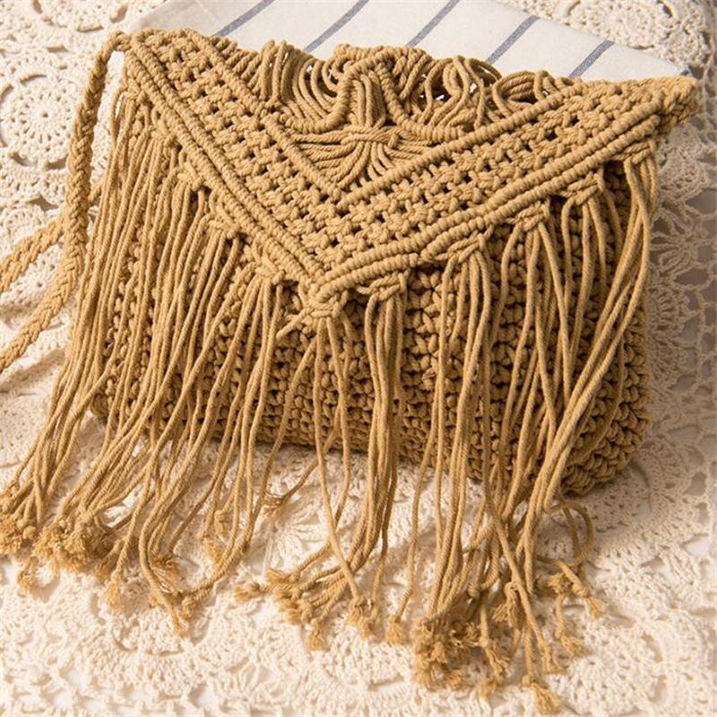 Шикарная женская сумочка с красивыми кисточками. размер сумки: 27 см * 2 см * 21 см