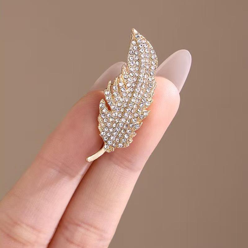 Light Luxury Style Full Diamond Feather Brooch Illuminates Elegant Luxury Dressing Small Details And Exquisite Accessories