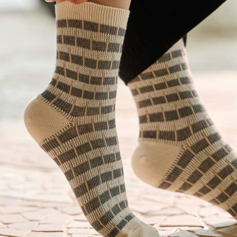 Abiruz Women's Tone-on-Tone Brick Pattern Socks HM-66-WBT