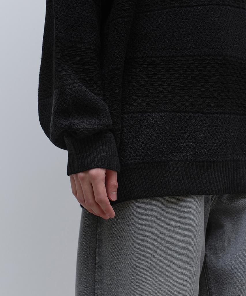 MUSINSA STANDARD Textured Stripe Crew Neck Knit [Black]