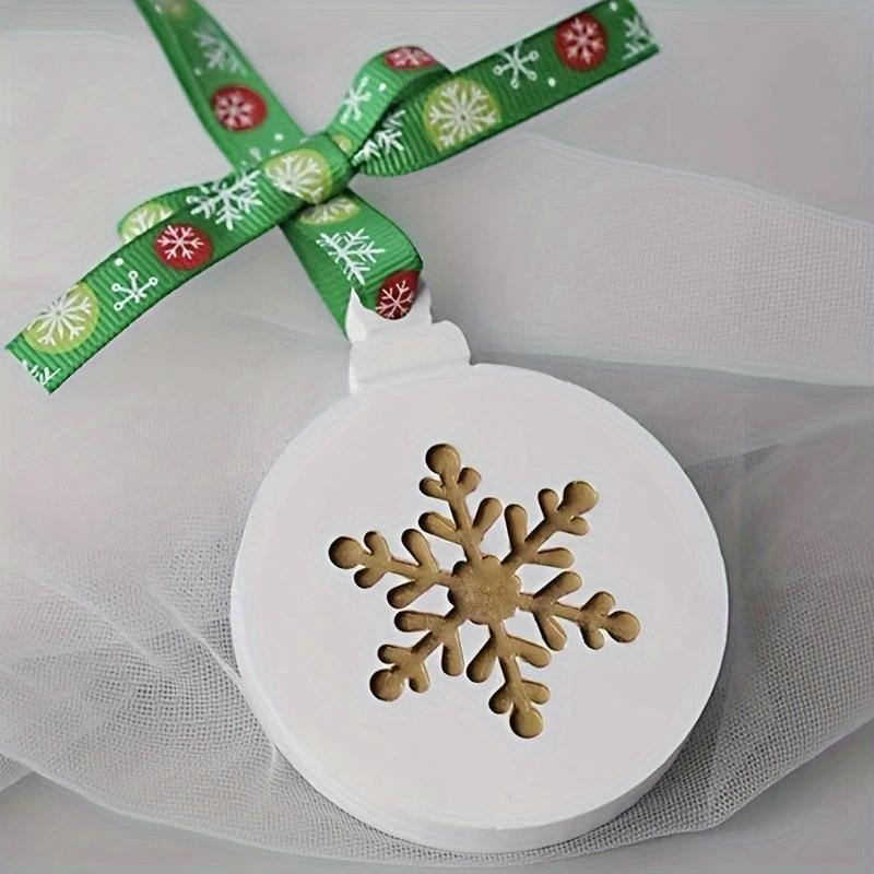 Variety Perforated Christmas Tree Snowflake Elk Bell Scented Gypsum Diffuser Tags Christmas Pendants Epoxy Resin Molds for