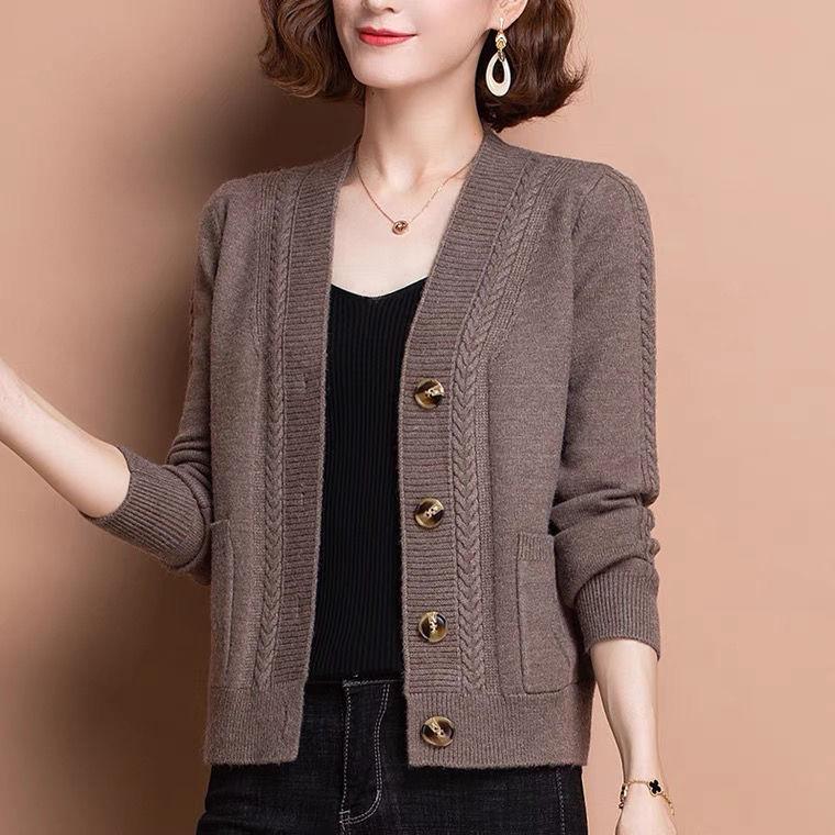2023 Stylish Knitted Cardigan: Spring & Autumn Outerwear for Middle-aged Women