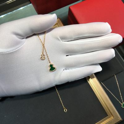 Fashion High End Jewelry 18k Gold Plated Vintage Chains for Women Featuring White Mother Pearl Agate Lucky Gourd Pendant