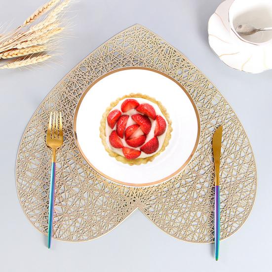 Полый термостойкий коврик для столовых приборов в форме сердца, защитный коврик для стола, противоожоговый износостойкий материал, коврик для домашнего обеда, свадебное украшение