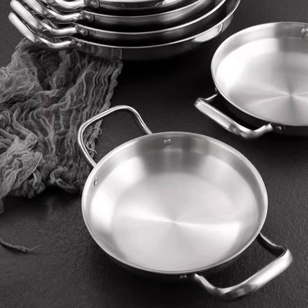 Практичная сковорода с двойной ручкой. Сковороды с равномерным распределением тепла. Удобные сковороды для различных техник приготовления пищи.