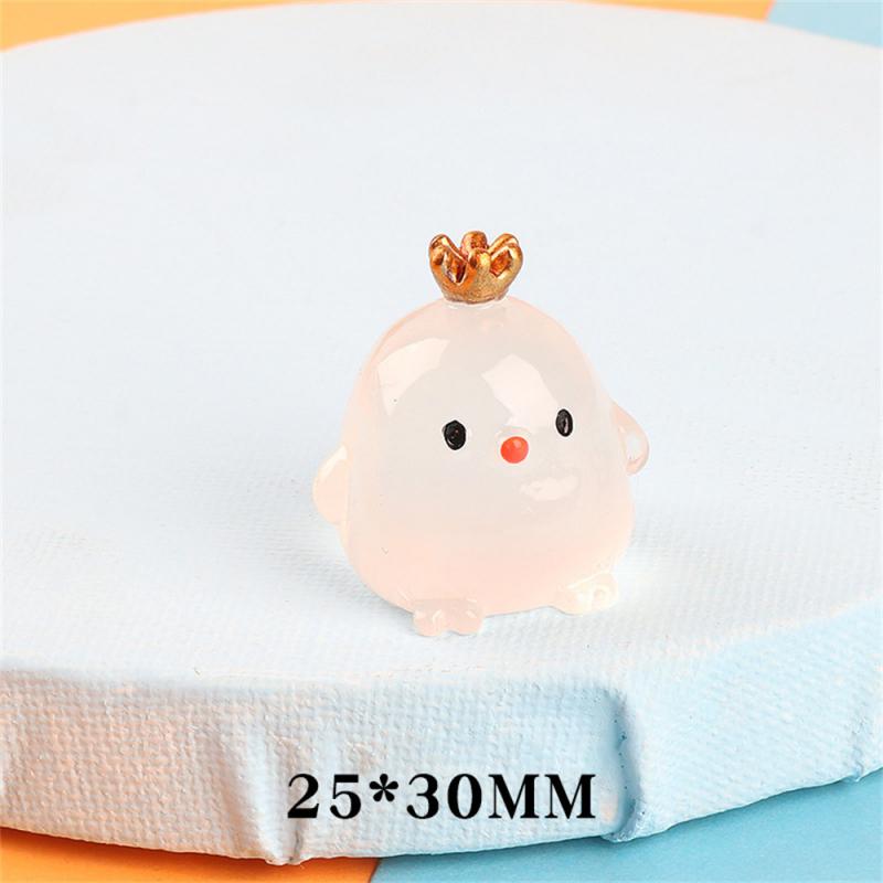 1~10PCS Luminous Mini Resin Pig Car Dashboard Toys Dolls Glowing Figures Home Garden Decoration Cartoon Color Chick Car