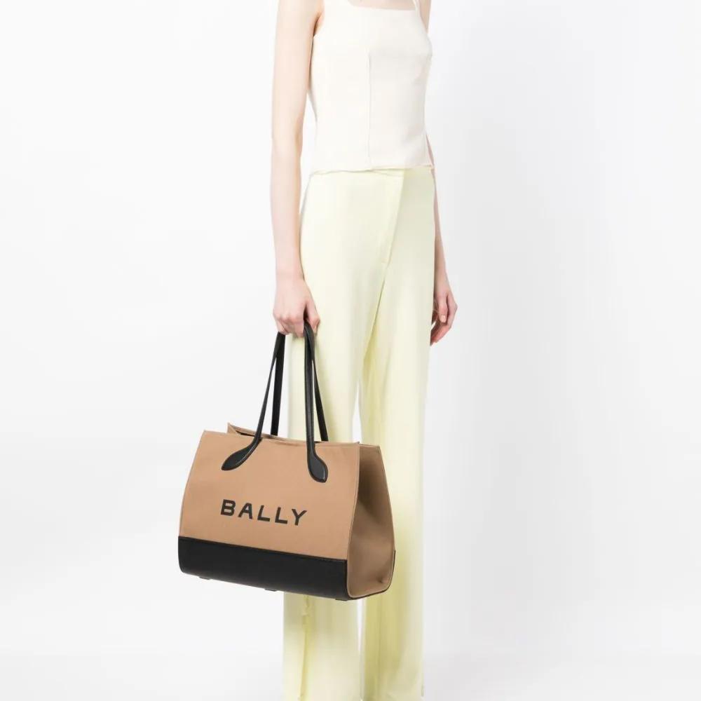 Bally Large Logo Magnetic Closure Large Capacity Fabric Tote Shopping Bag Women Tote Sand Black 6304710