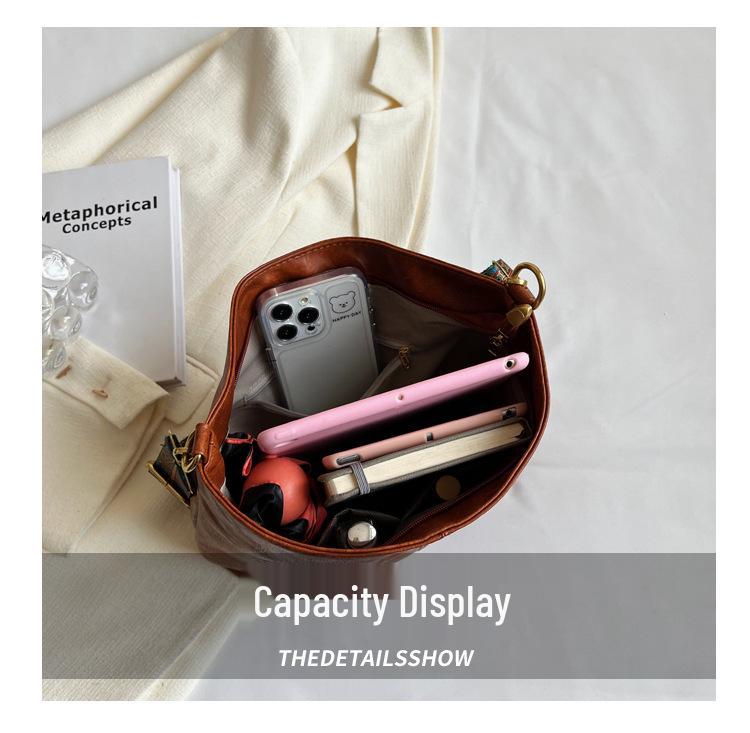 Женская сумка кроссбоди большой вместимости - Весна/Лето 2023 Ретро сумка-ведро с широким ремнем и высококачественной текстурой