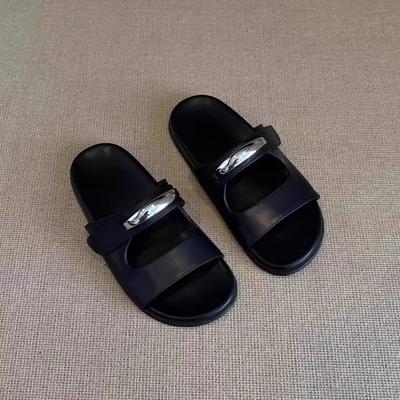 Версия из коровьей кожи~ Французская металлическая пряжка, женские шлепанцы на платформе для пляжа, лето 2025, крутые шлепанцы на липучке