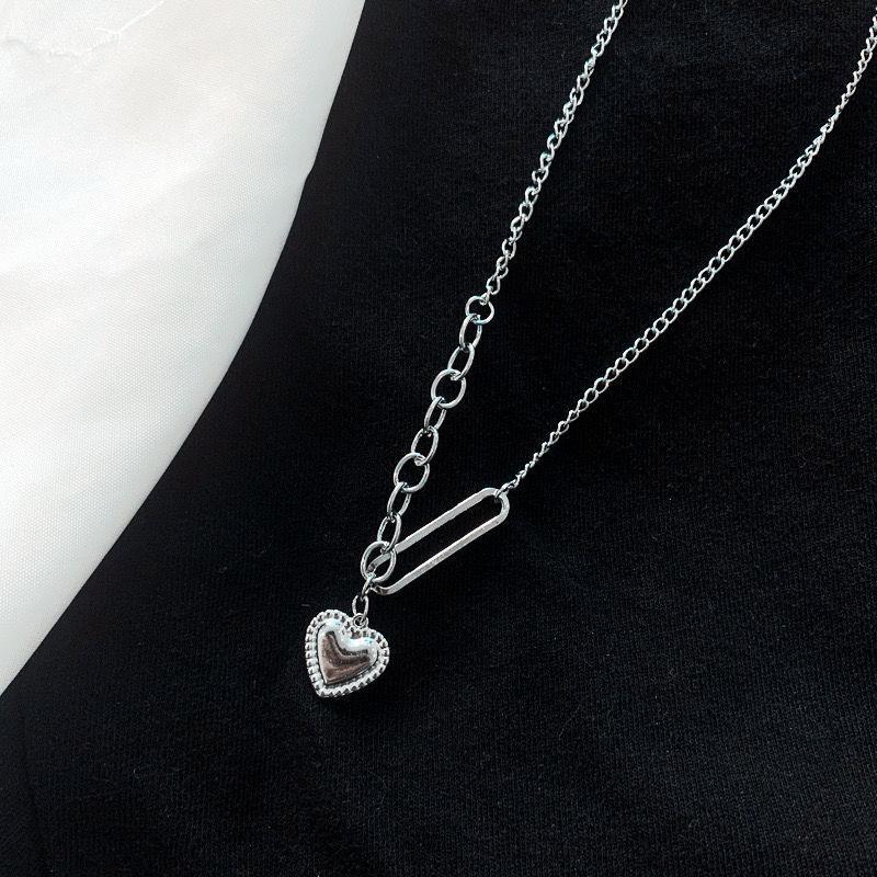 Metal Heart Pendant Necklace For Girls Women Charms Matching Sweater Neck Chain Necklaces Chokers Jewelry Gifts