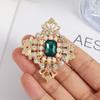 European Court Style Emerald Brooch Retro Pearl Gemstone Embellishment Suit Accessories Light Luxury Temperament Pin Brooch