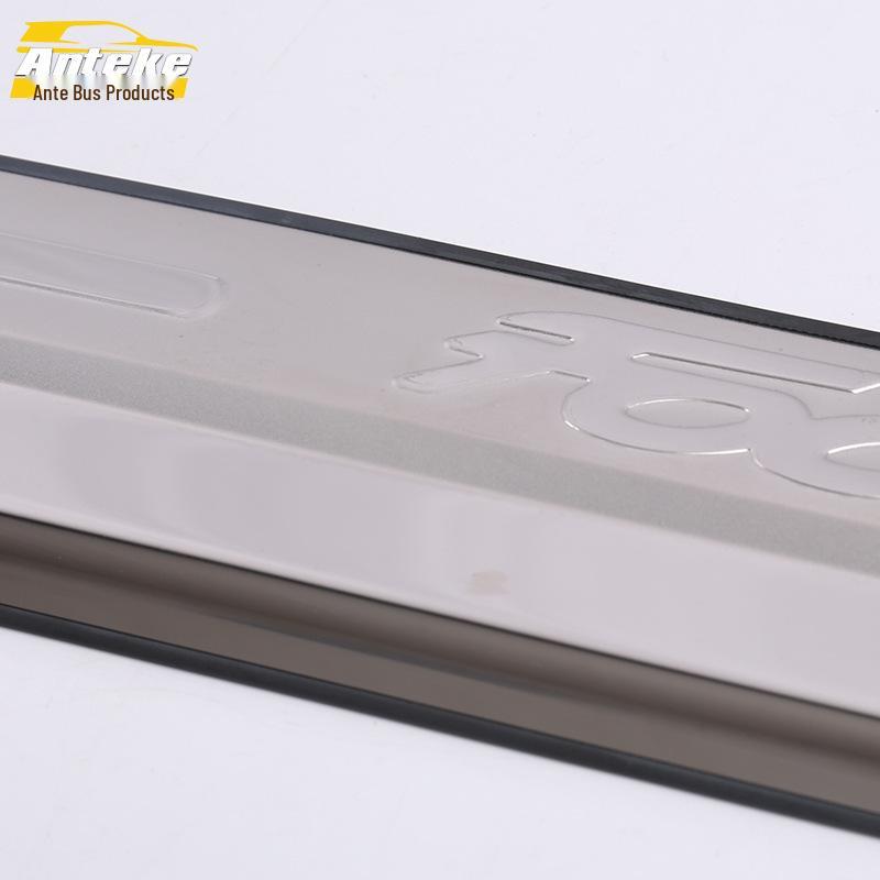 Совместимые накладки на пороги, бампер и багажник Focus - Набор из 12 моделей