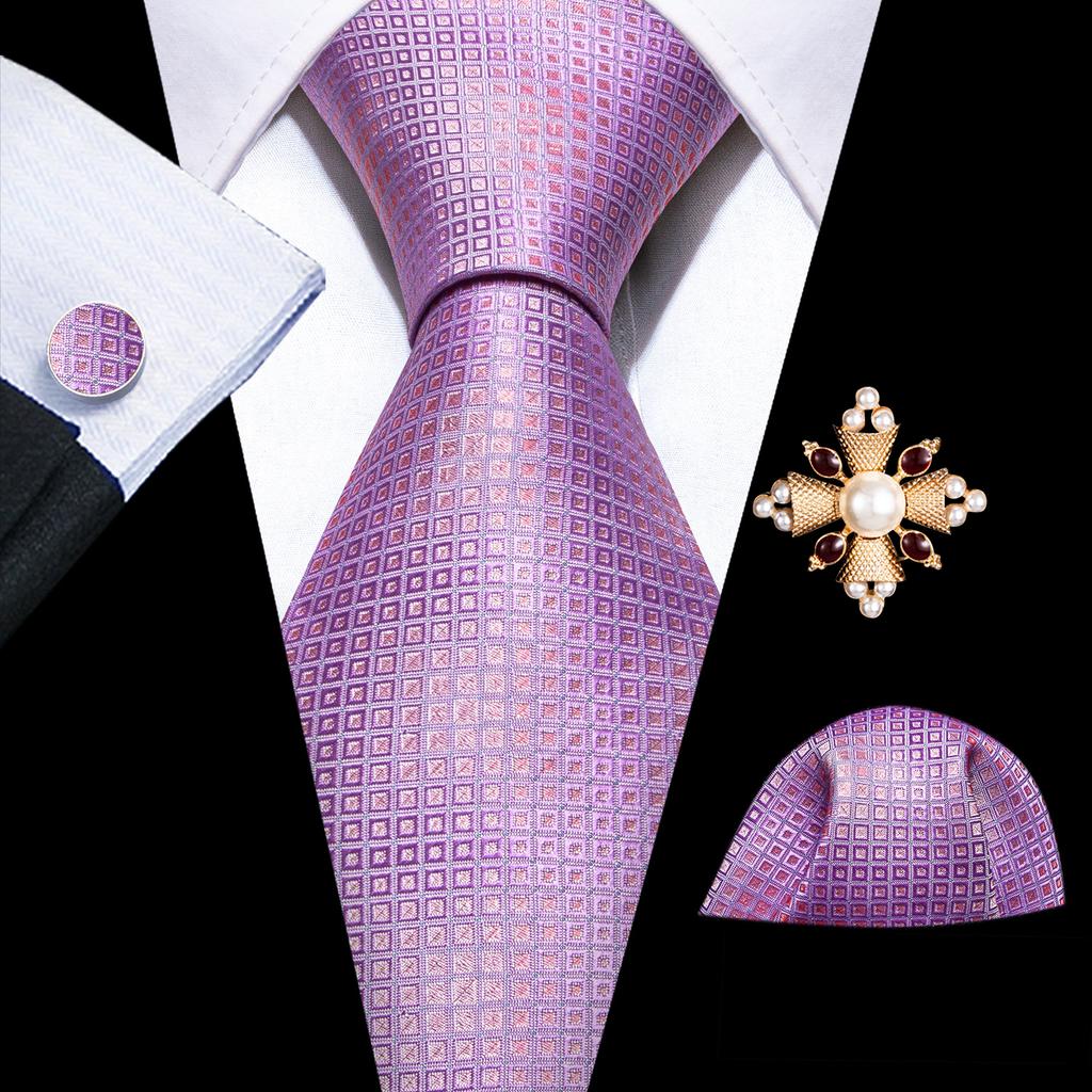 Комплект для мужчин: галстук, брошь и карманный платок