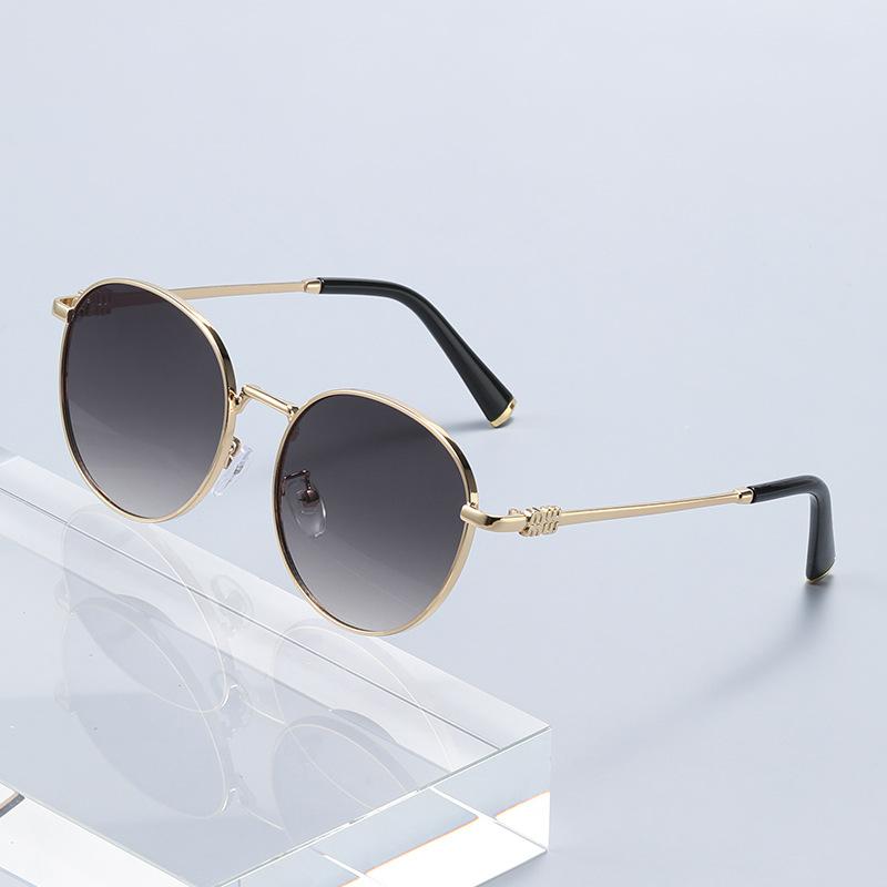 New Fashionable Round-Frame UV400 Sunglasses Premium UV-Protective Sunglasses for Men and Women Street Style Trends