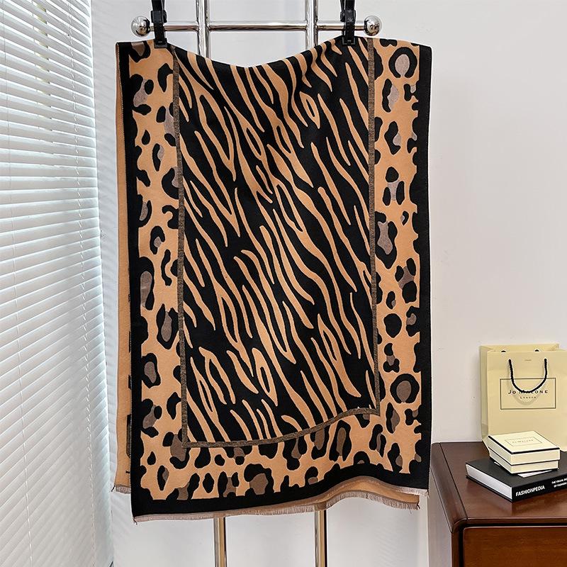 Autumn And Winter Leopard Print Wild Fashion Warm Scarf Unique Personality Sweet Cool Wind Women Air Conditioner Shawl Scarf
