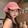 Ins Контрастные цветные клетчатые ремешки для женщин, летние солнцезащитные шапки для путешествий, универсальные ретро-наклейки, вышитые солнцезащитные шляпы