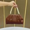 Маленькая квадратная сумка из искусственной кожи с жемчужными украшениями для повседневной носки