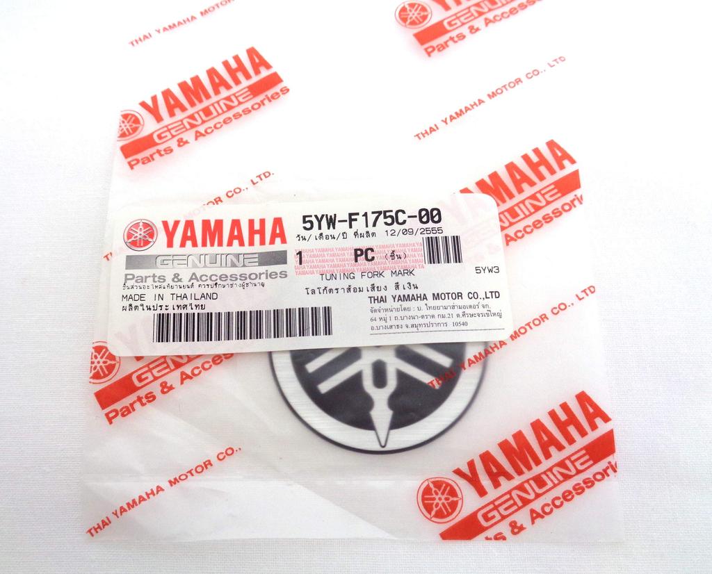 Наклейка с эмблемой камертона Yamaha, серебристая, оригинальный продукт, 1,8 дюйма (45 мм)