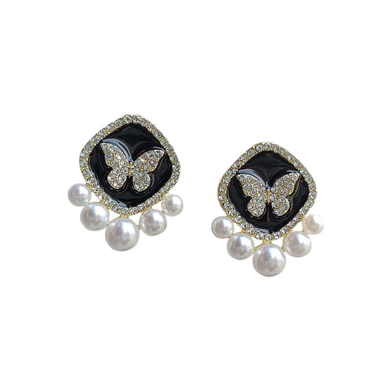 Pearl Butterfly Earrings Women'S Retro Light Luxury High-End Sense Rhinestone Stud Earrings Niche Design Temperament Earrings