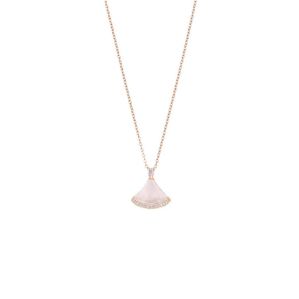 Mother-of-Pearl Fan Skirt Necklace: 14k Gold-Filled, High-End Luxury Clavicle Chain, New 2024 Style Gift.