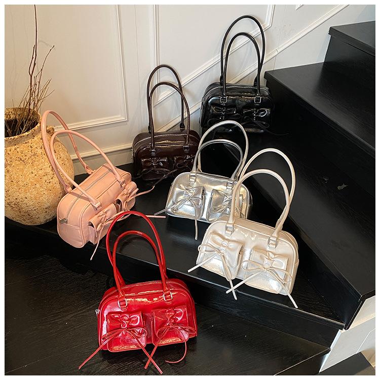 Сумка большой вместимости женская 2025 новая летняя универсальная нишевый дизайн на плечо подмышку корейская версия сумка-подушка для поездок