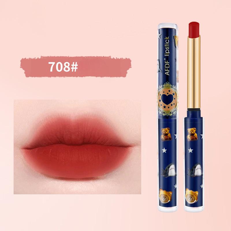 Помада в небольшом тюбике, матовая поверхность, не выцветает, не сушит, легко окрашивается, водостойкая, устойчивая к поту помада, косметическая помада