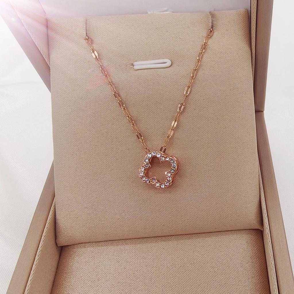 Новое ожерелье из титановой стали с четырьмя листами клевера, женская мода, простые нишевые украшения, сладкие цветы, ожерелье-цепочка на ключицу