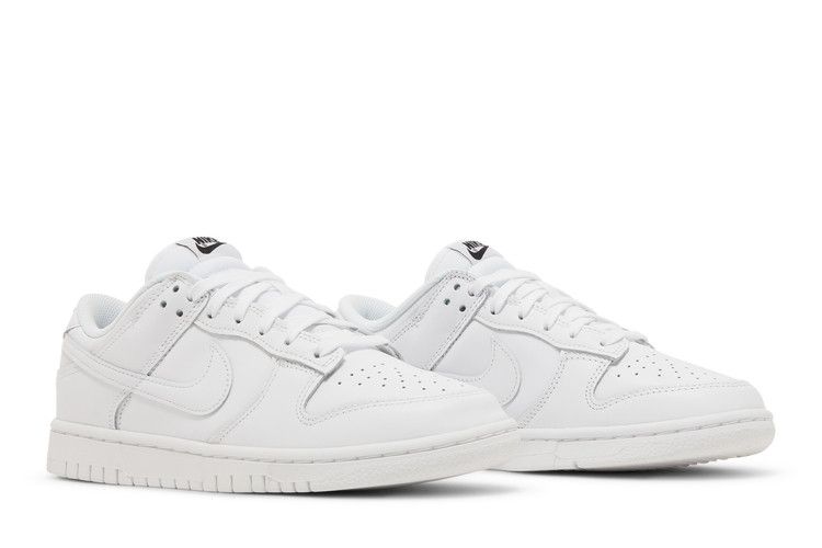 Женские кроссовки Nike Dunk Low Triple White (2021) (Женский) Белый/Белый-Белый