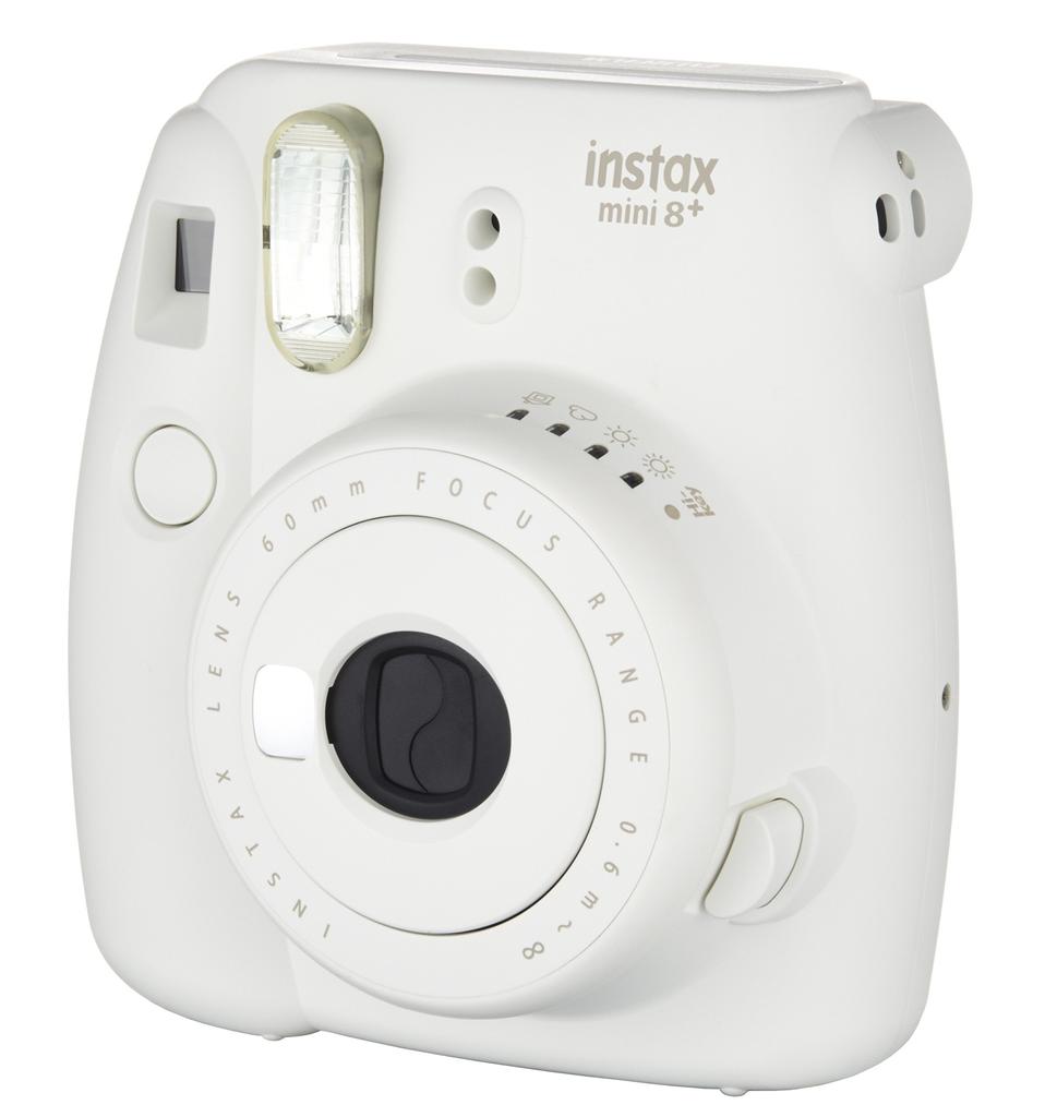 Фотоаппарат FUJIFILM Instax Mini8 Plus с объективом и оригинальным ремешком на руку, цвет ваниль INS MINI 8P VANILLA, крупный план