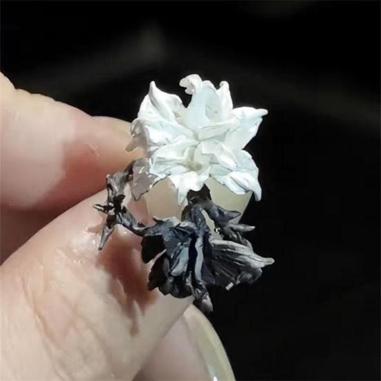 Женское кольцо черного и белого контрастного цвета в форме цветка дурмана, регулируемое открывающееся кольцо, персонализированное ювелирное изделие неправильной формы для повседневного ношения и вечеринок