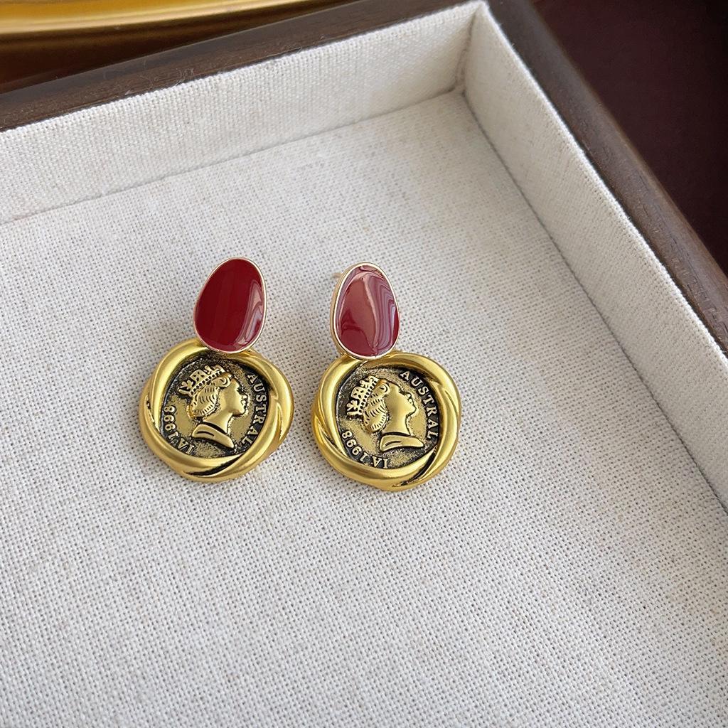 Винтажные геометрические серьги с жемчугом для женщин - Ретро стиль Гонконга, Легкая роскошь, Ощущение высокого класса